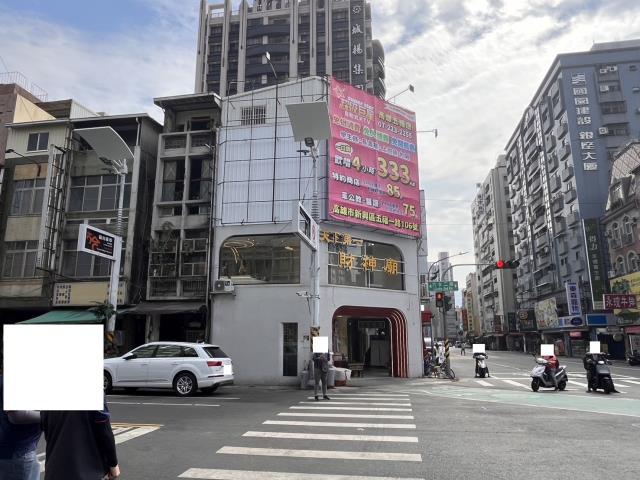 高雄新興區透天-1