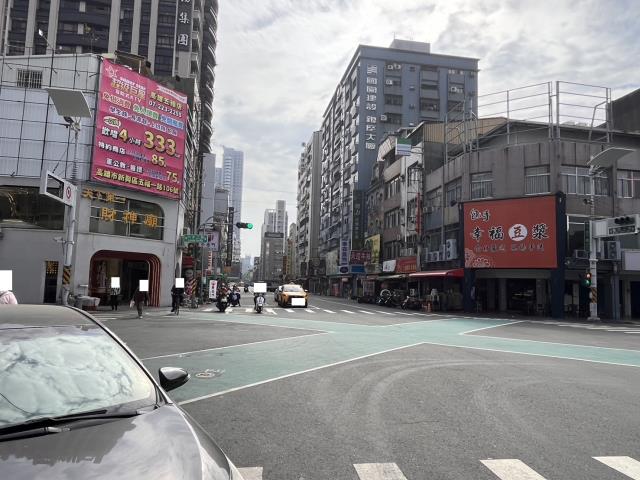 高雄新興區透天-7